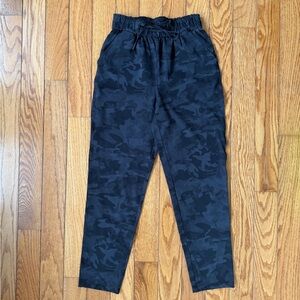 Lululemon Keep it Moving Pant 7/8 High Rise Camo NWOT